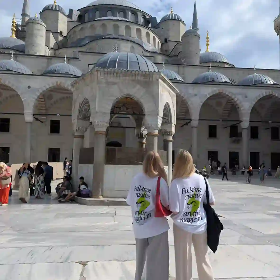 Напечатать принт на футболке в Москве: пример DTF печати