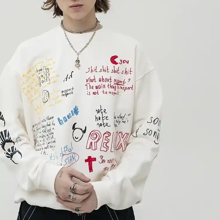 Процесс шелкографии на футболках в типографии МЕРЧ ПАРК