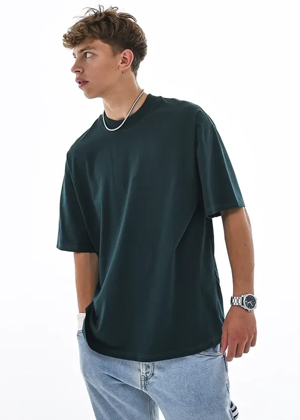 Пошив футболок оптом в Москве: классические модели под логотип